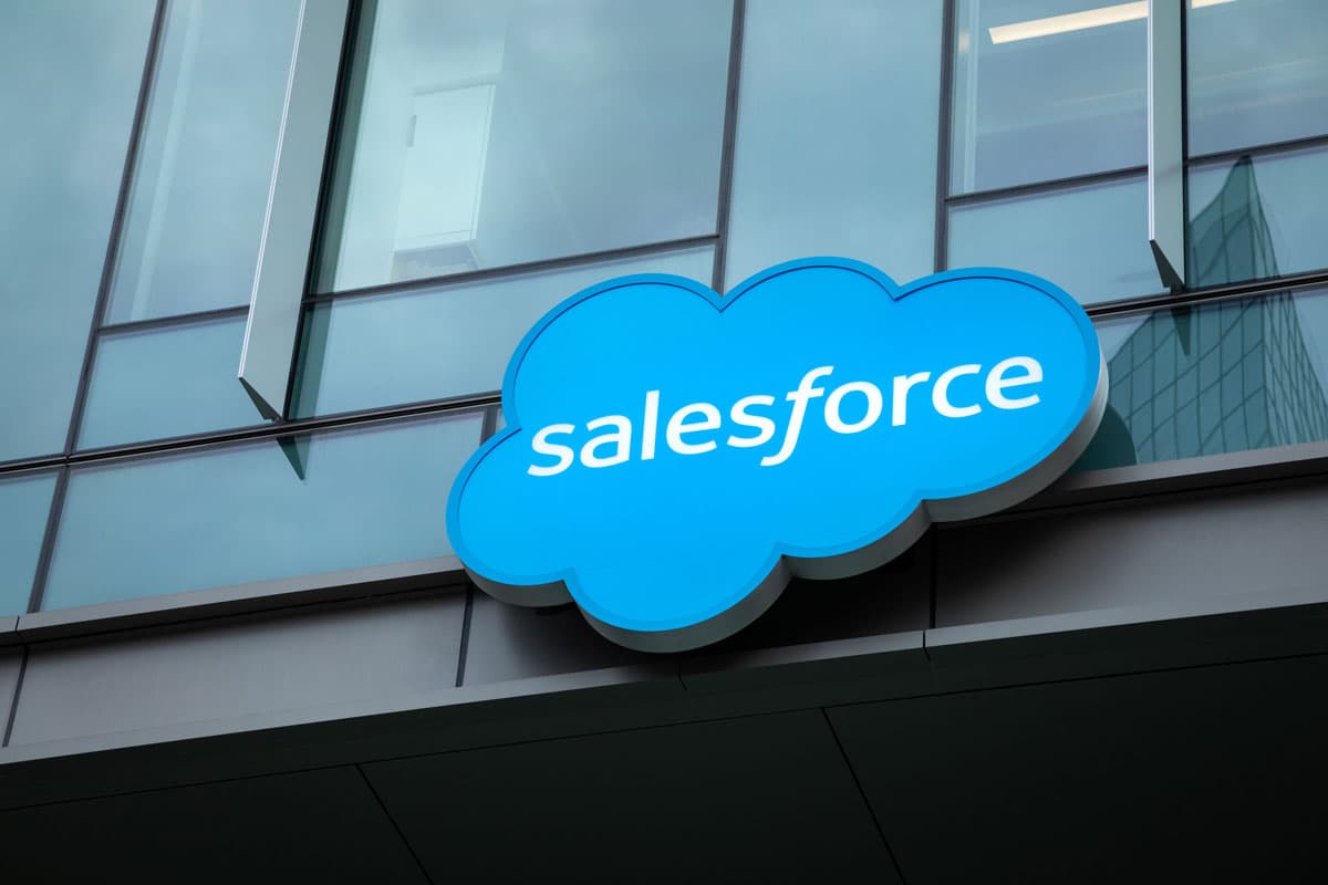 Giám đốc tài chính Salesforce từ chức